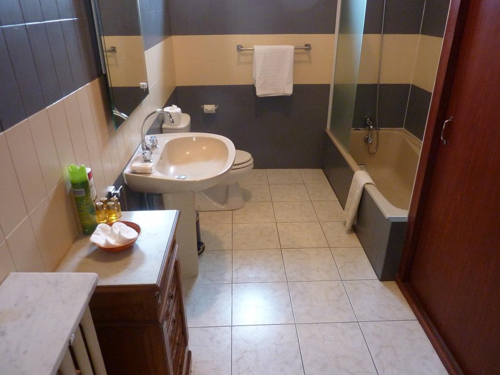 Maison Bellevue Bed & Breakfast Carcassonne Quarto foto